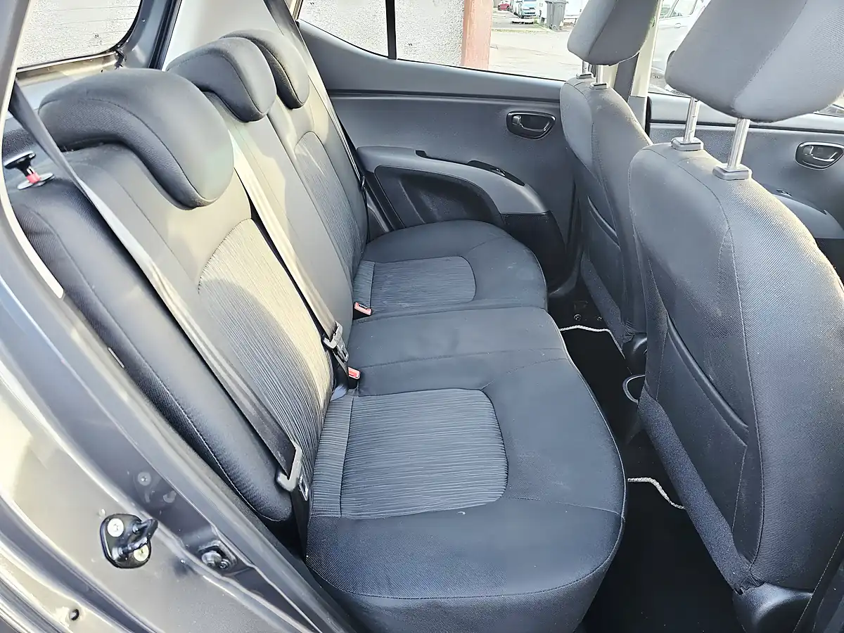 Used 2013 Hyundai i10 Active Grey - Interior and Exterior details 10