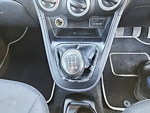 Used 2013 Hyundai i10 Active Grey - Interior and Exterior details 12