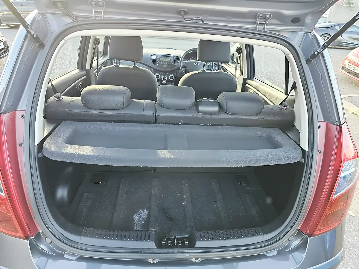 Used 2013 Hyundai i10 Active Grey - Interior and Exterior details 9