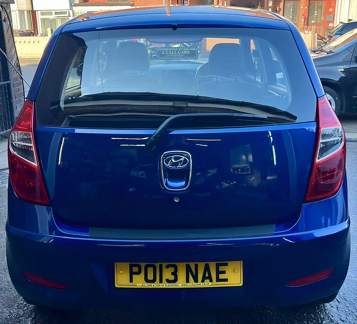 Used 2013 Hyundai i10 Active Metallic Blue - Interior and Exterior details 11