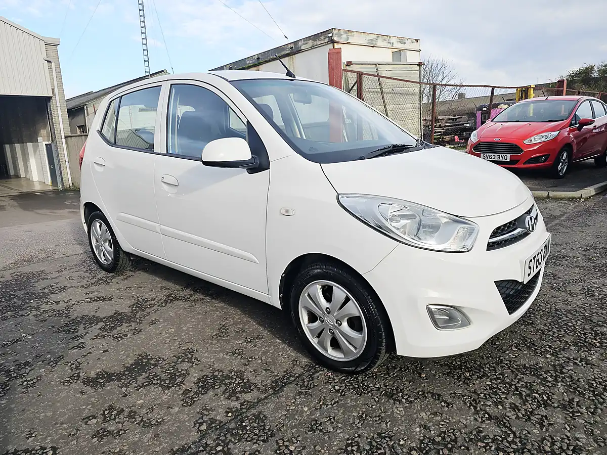 Used 2013 Hyundai i10 Active White - Interior and Exterior details 2