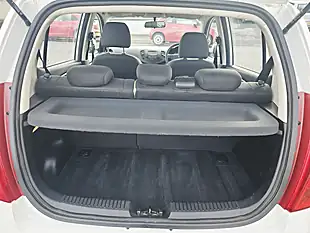Used 2013 Hyundai i10 Active White - Interior and Exterior details 7