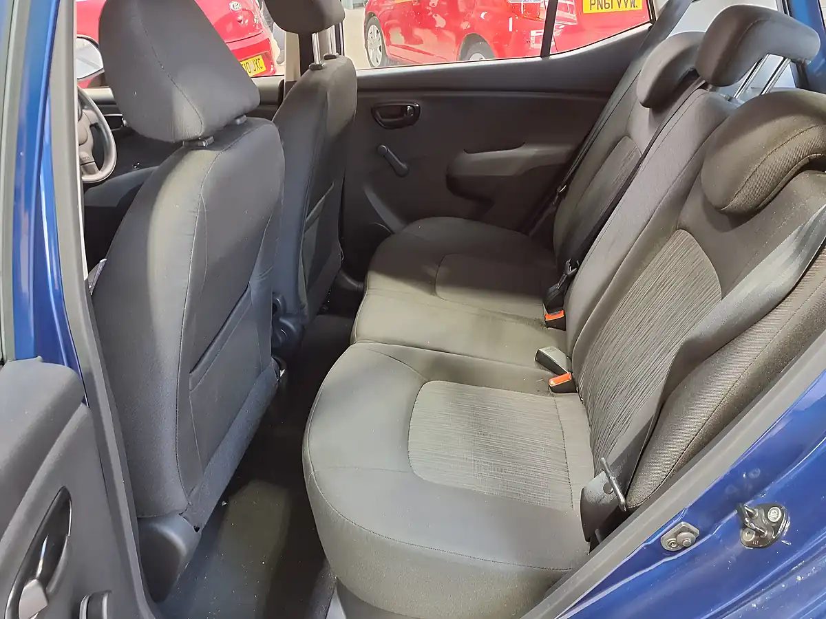 Used 2013 Hyundai I10 Classic Blue - Interior and Exterior details 6