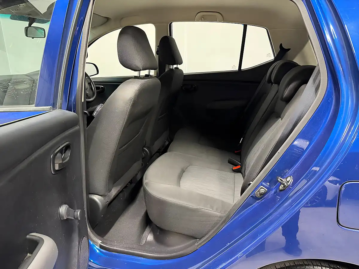 Used 2013 Hyundai I10 Classic Blue - Interior and Exterior details 8