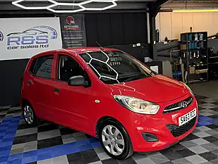 Used 2013 Hyundai i10 Classic Red - Interior and Exterior details 13