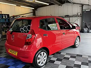 Used 2013 Hyundai i10 Classic Red - Interior and Exterior details 6