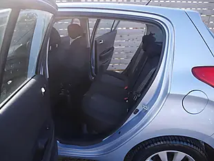 Used 2013 Hyundai I20 Active Clean Blue - Interior and Exterior details 12
