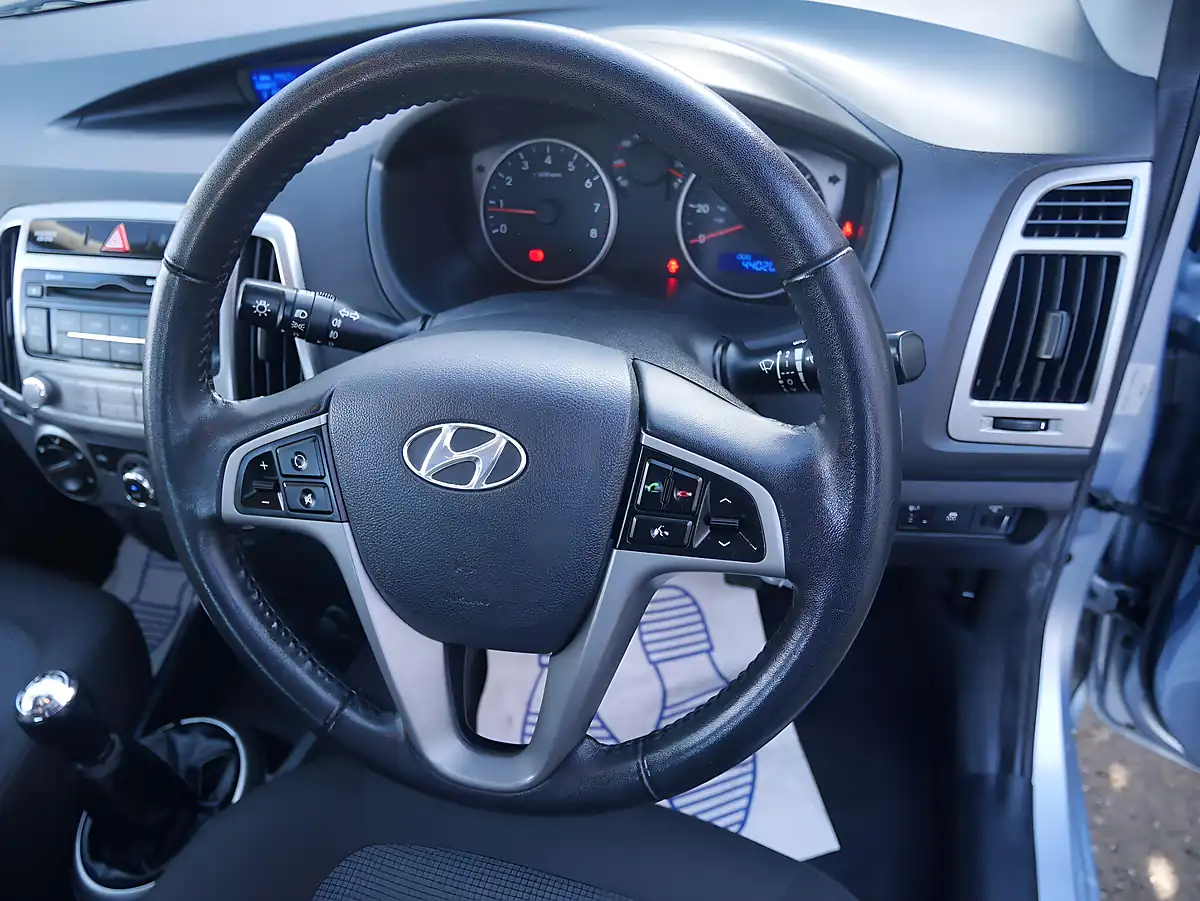 Used 2013 Hyundai I20 Active Clean Blue - Interior and Exterior details 18