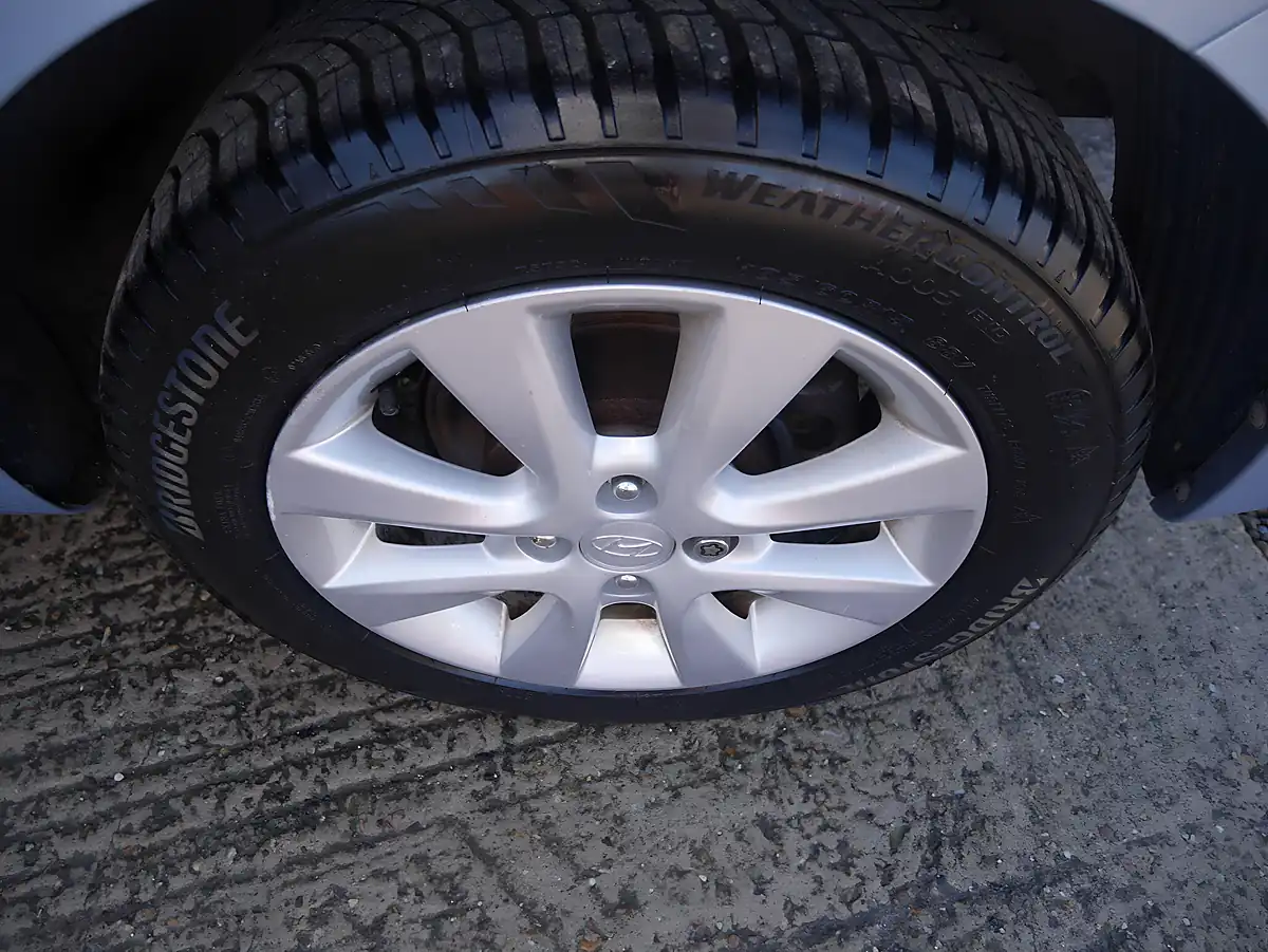 Used 2013 Hyundai I20 Active Clean Blue - Interior and Exterior details 19