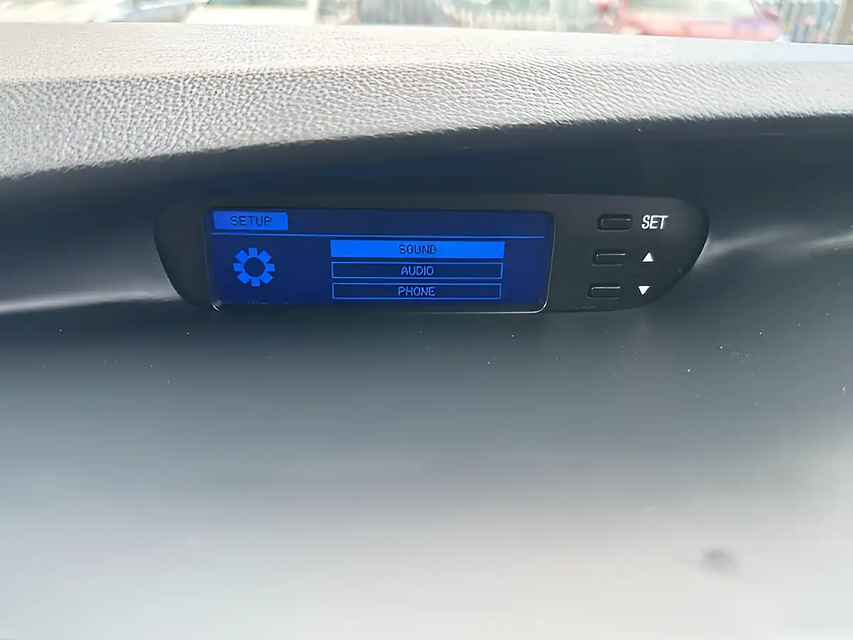 Used 2013 Hyundai i20 Active Red - Interior and Exterior details 15