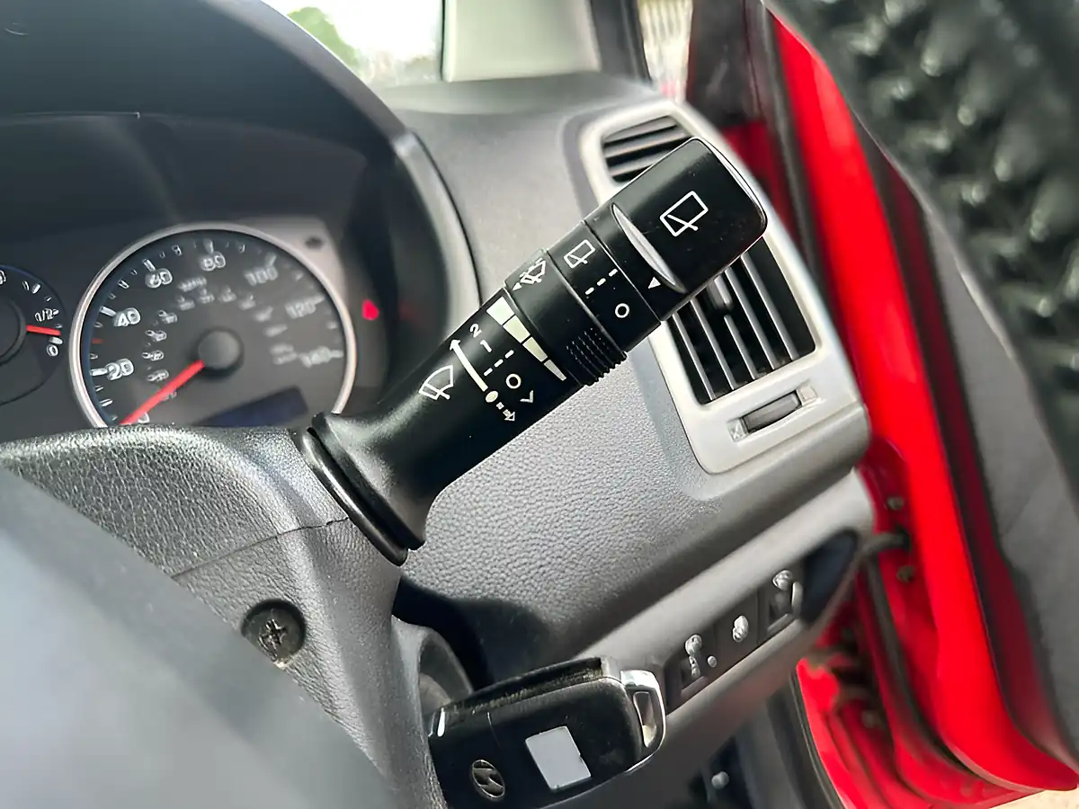 Used 2013 Hyundai i20 Active Red - Interior and Exterior details 17