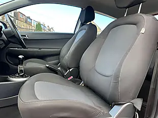 Used 2013 Hyundai i20 Active Red - Interior and Exterior details 20