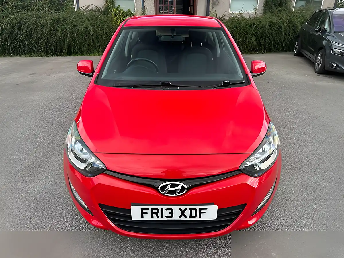 Used 2013 Hyundai i20 Active Red - Interior and Exterior details 3