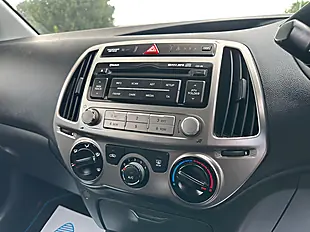 Used 2013 Hyundai i20 Active Red - Interior and Exterior details 6