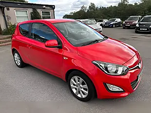 Used 2013 Hyundai i20 Active Red - Interior and Exterior details 8