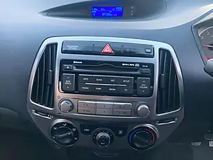 Used 2013 Hyundai I20 Active White - Interior and Exterior details 16