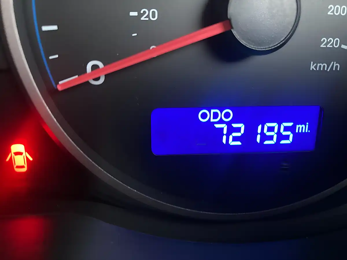 Used 2013 Hyundai I20 Active White - Interior and Exterior details 17