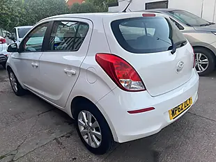 Used 2013 Hyundai I20 Active White - Interior and Exterior details 4