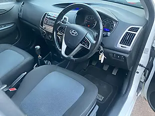 Used 2013 Hyundai I20 Active White - Interior and Exterior details 8