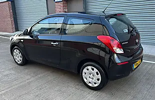 Used 2013 Hyundai I20 Classic Black - Interior and Exterior details 12