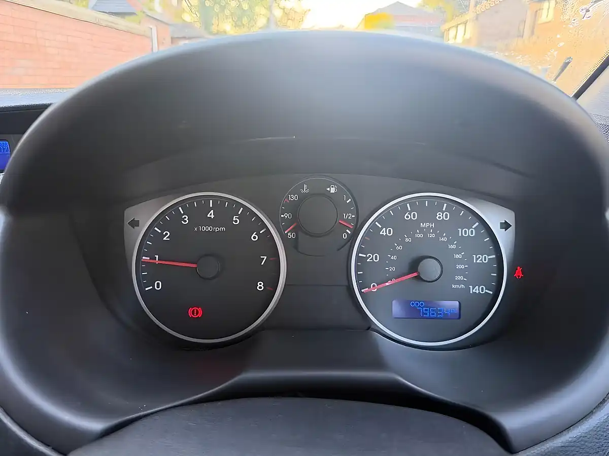 Used 2013 Hyundai I20 Classic Black - Interior and Exterior details 16