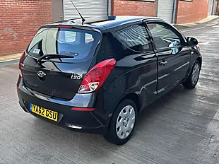 Used 2013 Hyundai I20 Classic Black - Interior and Exterior details 4