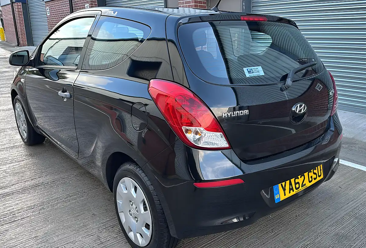 Used 2013 Hyundai I20 Classic Black - Interior and Exterior details 5