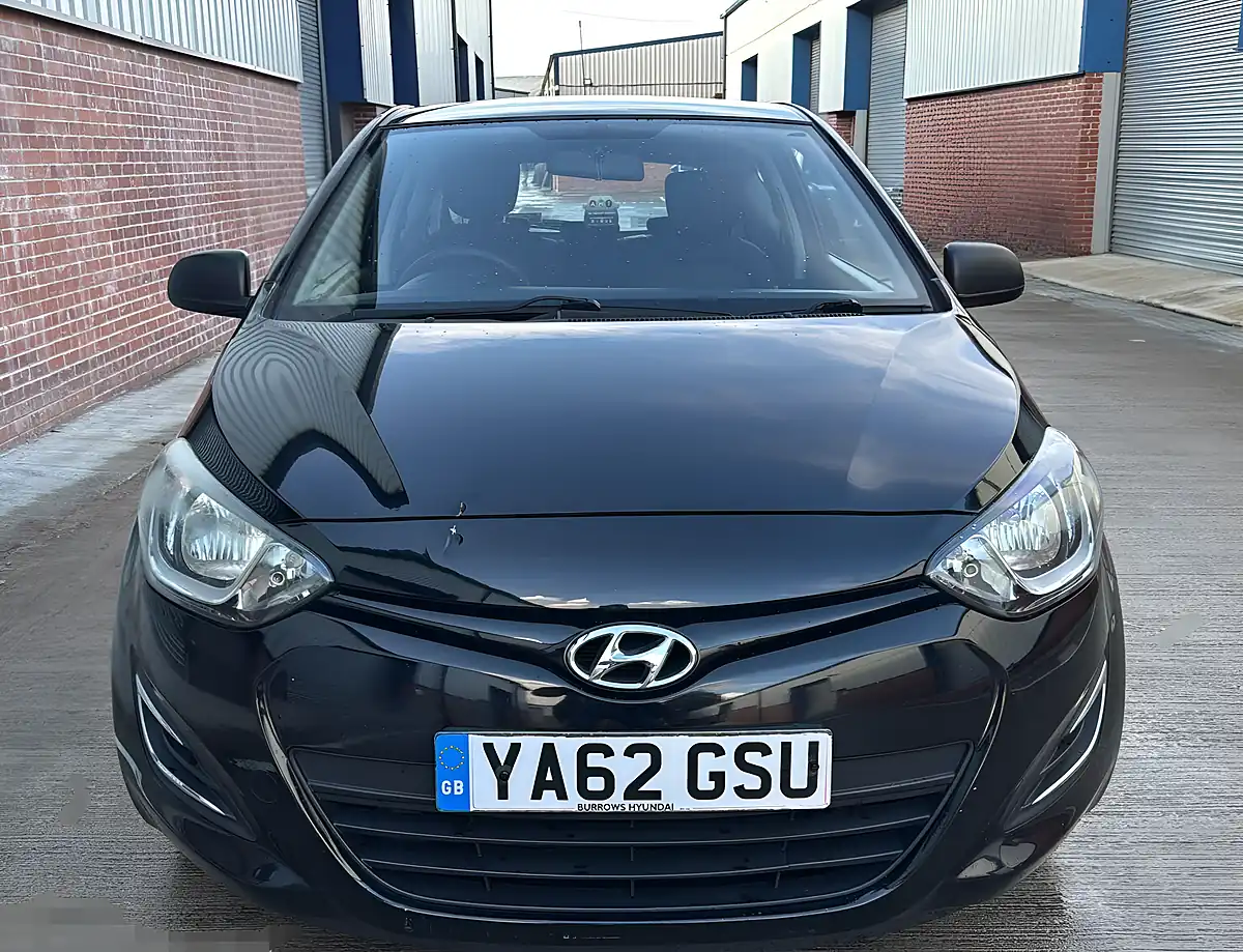 Used 2013 Hyundai I20 Classic Black - Interior and Exterior details 9