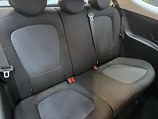 Used 2013 Hyundai i20 Classic White - Interior and Exterior details 18