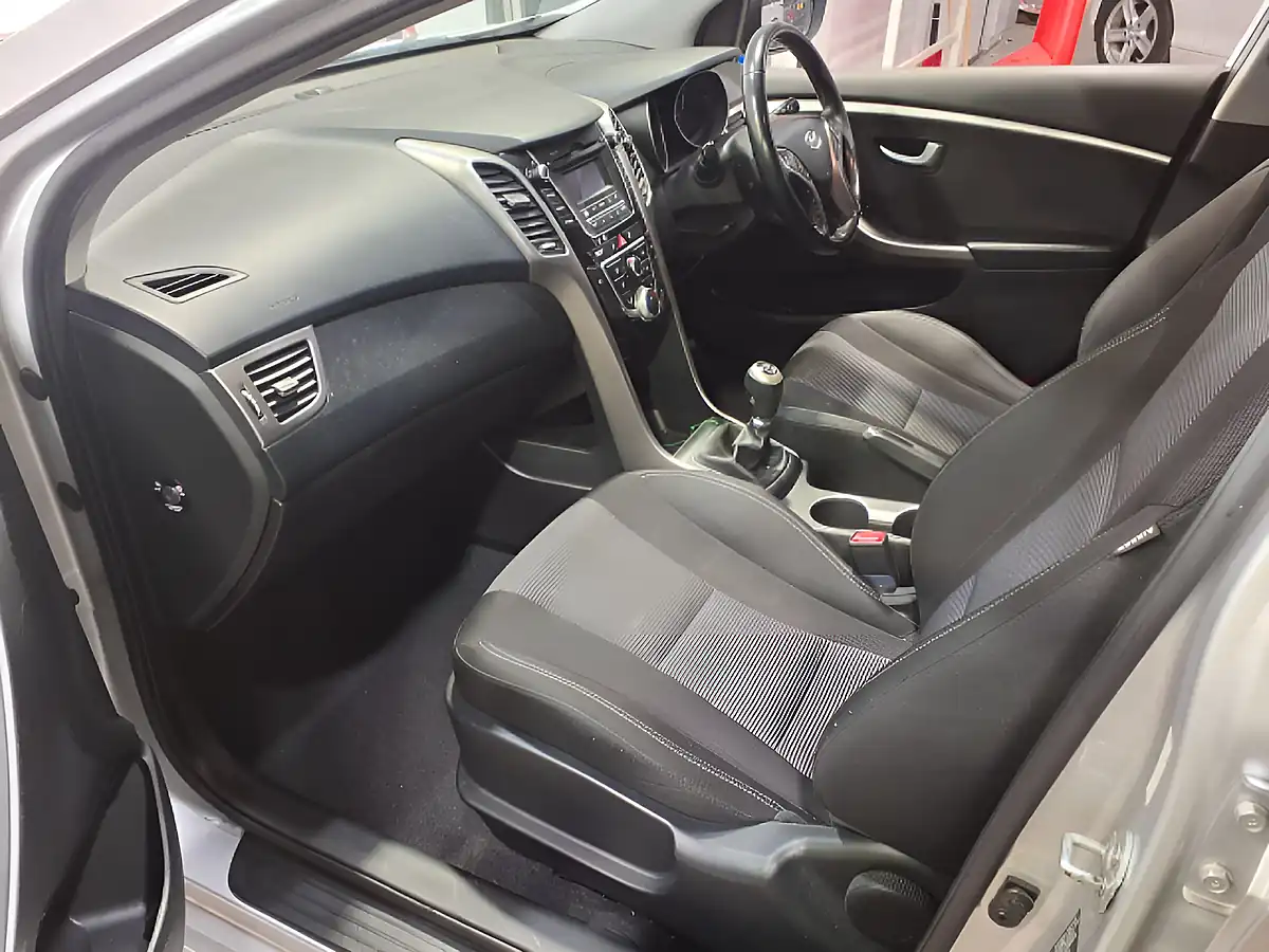 Used 2013 Hyundai I30 Active Euro 5 Silver - Interior and Exterior details 15