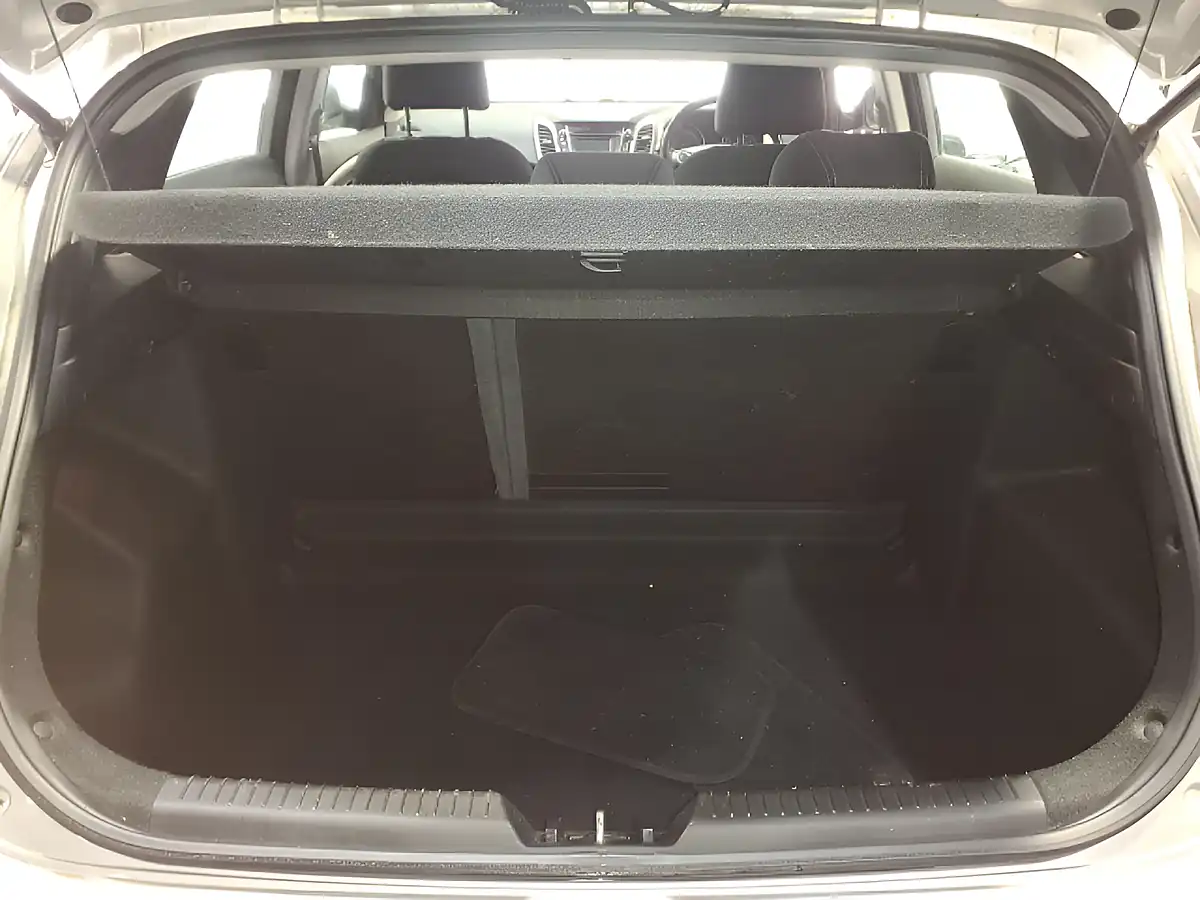 Used 2013 Hyundai I30 Active Euro 5 Silver - Interior and Exterior details 16