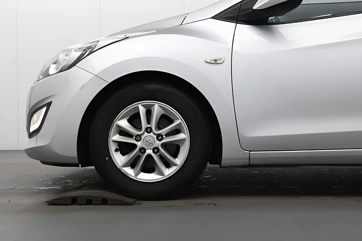 Used 2013 Hyundai I30 Active Euro 5 Silver - Interior and Exterior details 9
