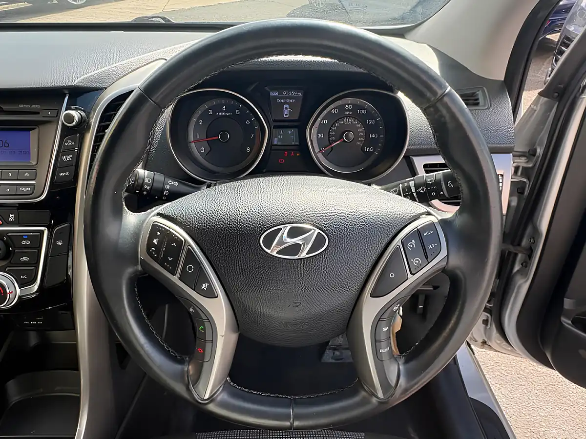 Used 2013 Hyundai I30 Active Silver - Interior and Exterior details 11