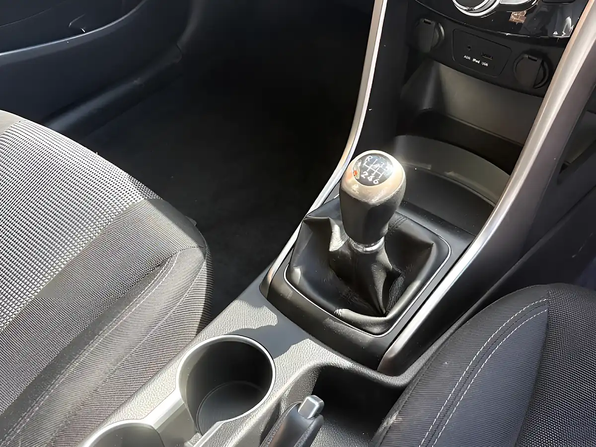 Used 2013 Hyundai I30 Active Silver - Interior and Exterior details 16