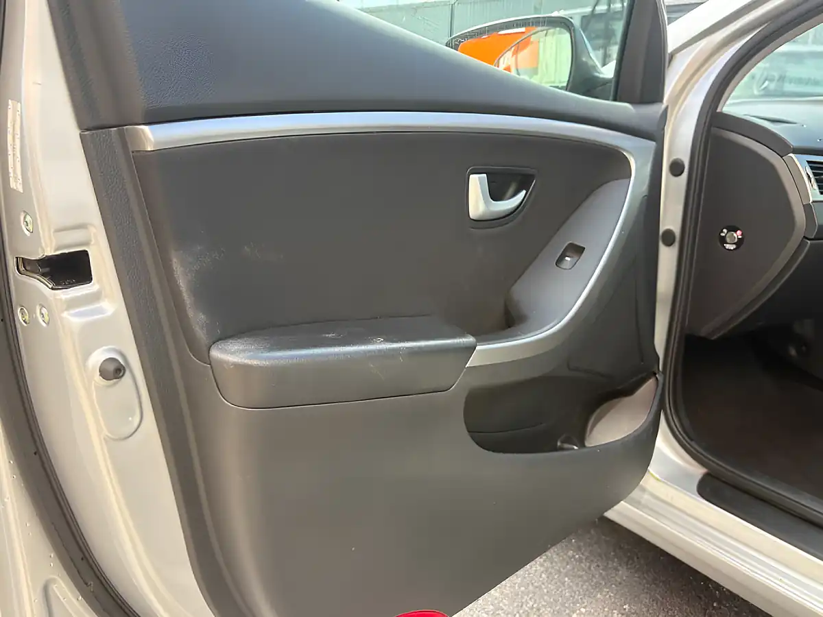 Used 2013 Hyundai I30 Active Silver - Interior and Exterior details 7