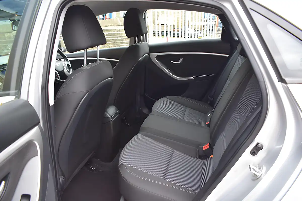 Used 2013 Hyundai i30 Blue Drive Active Silver - Interior and Exterior details 11
