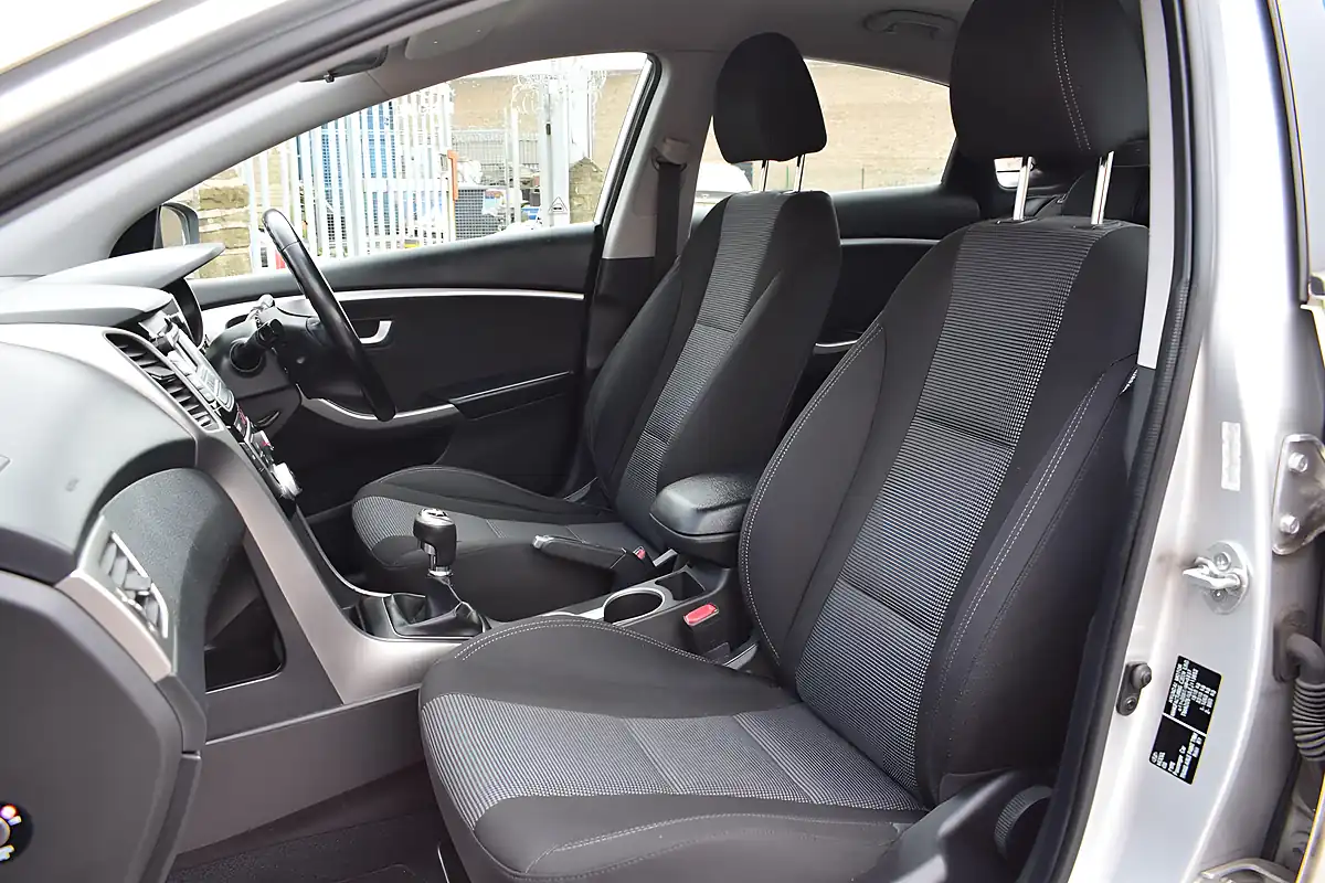 Used 2013 Hyundai i30 Blue Drive Active Silver - Interior and Exterior details 13