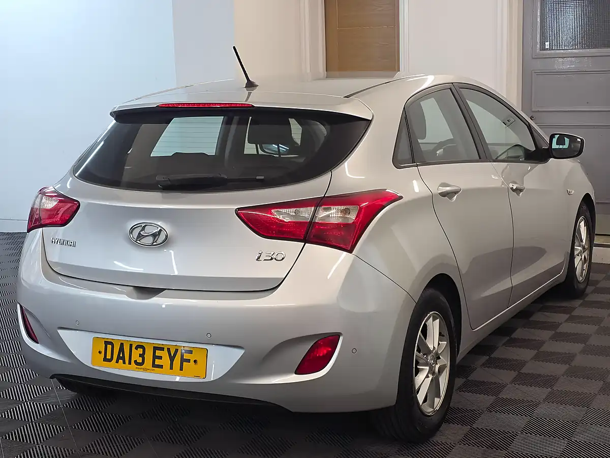 Used 2013 Hyundai i30 Blue Drive Active Silver - Interior and Exterior details 4