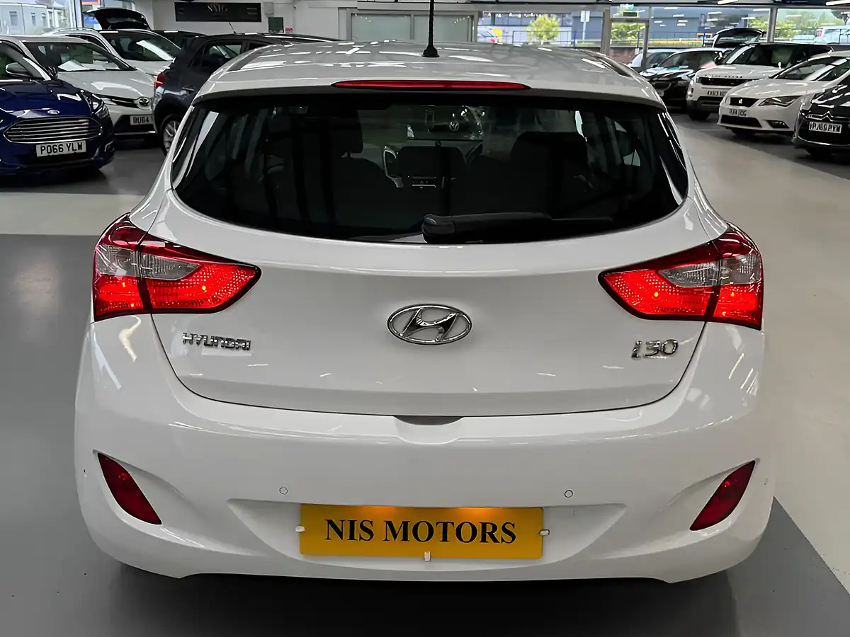 Used 2013 Hyundai i30 Blue Drive Active White - Interior and Exterior details 10