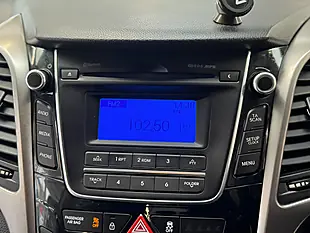 Used 2013 Hyundai i30 Blue Drive Active White - Interior and Exterior details 14