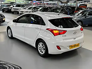 Used 2013 Hyundai i30 Blue Drive Active White - Interior and Exterior details 19