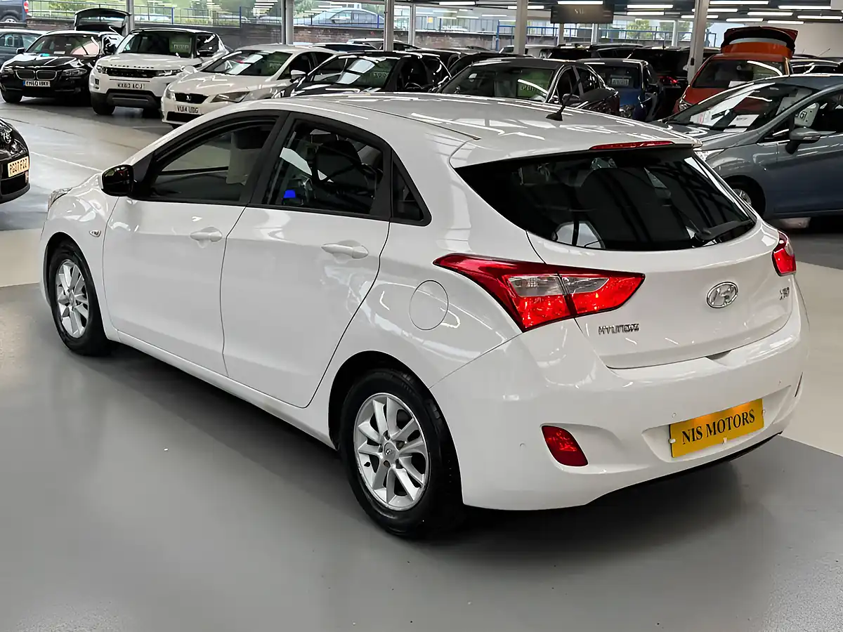 Used 2013 Hyundai i30 Blue Drive Active White - Interior and Exterior details 2