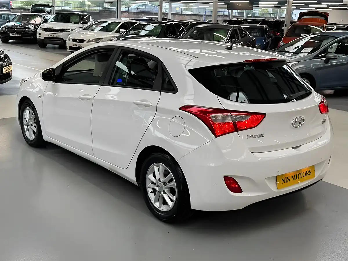 Used 2013 Hyundai i30 Blue Drive Active White - Interior and Exterior details 20