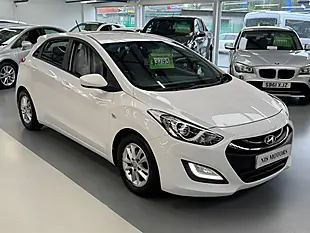 Used 2013 Hyundai i30 Blue Drive Active White - Interior and Exterior details 4