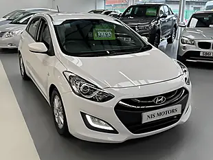 Used 2013 Hyundai i30 Blue Drive Active White - Interior and Exterior details 5
