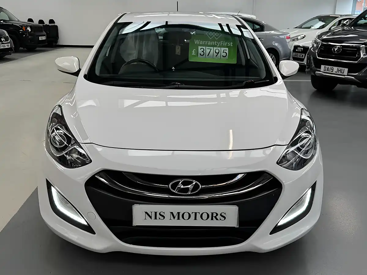 Used 2013 Hyundai i30 Blue Drive Active White - Interior and Exterior details 6
