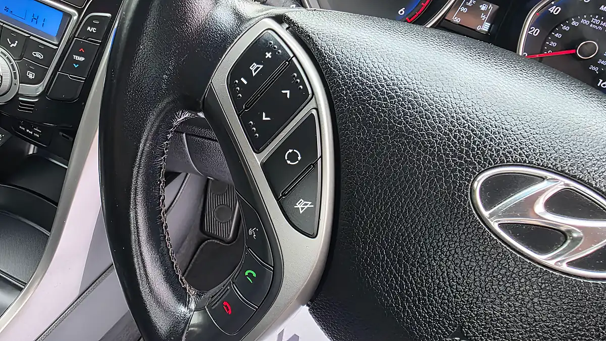 Used 2013 Hyundai i30 Blue Drive Edition White - Interior and Exterior details 14