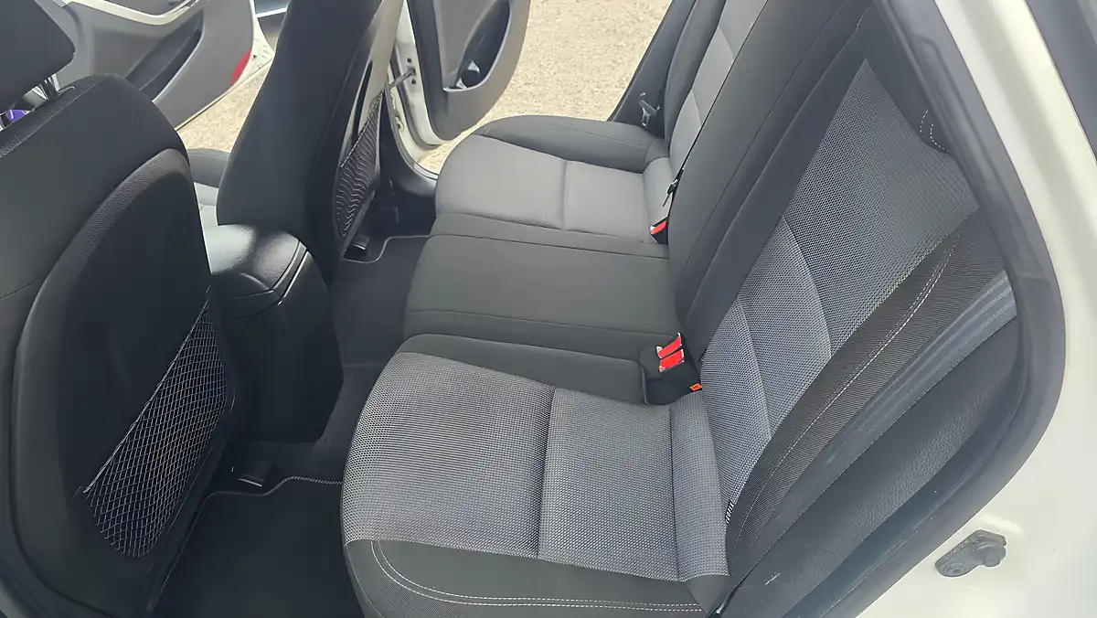 Used 2013 Hyundai i30 Blue Drive Edition White - Interior and Exterior details 17