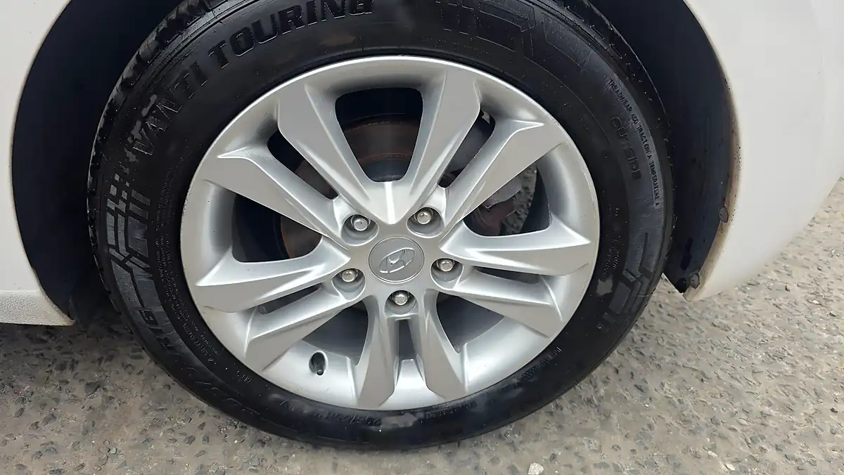 Used 2013 Hyundai i30 Blue Drive Edition White - Interior and Exterior details 19