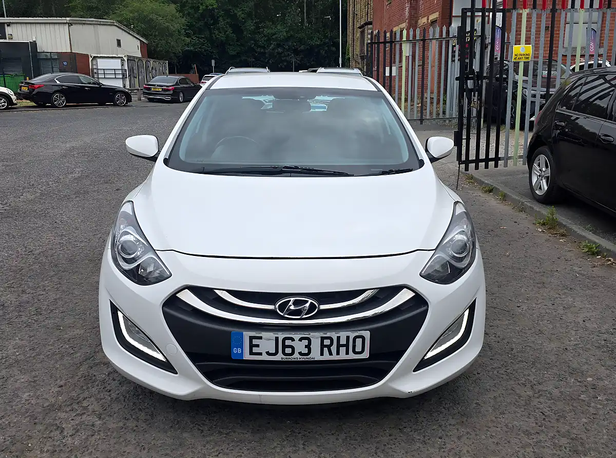Used 2013 Hyundai i30 Blue Drive Edition White - Interior and Exterior details 3